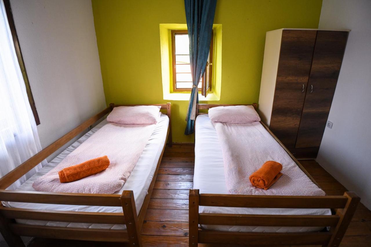 Yeti Guest House Mavrovo Bagian luar foto